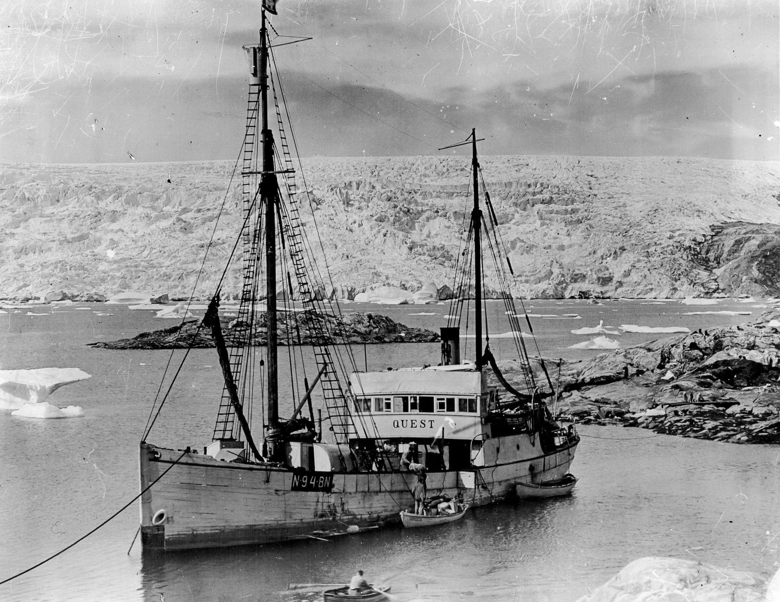 Underwater view of the wreck of Ernest Shackleton’s ship Quest